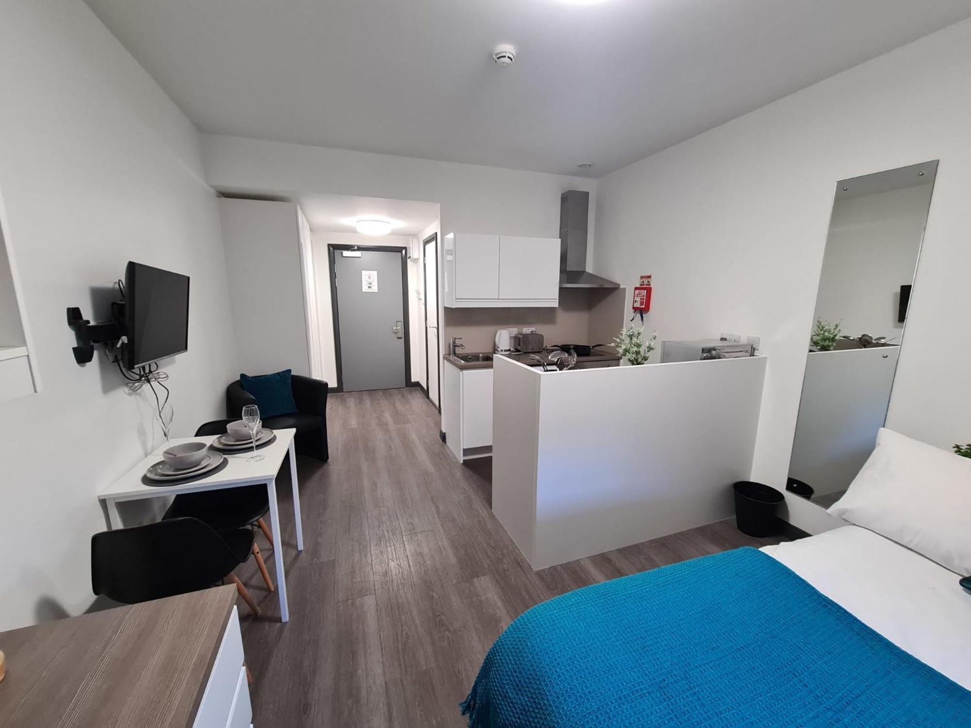 Studios At St James House In Newcastle Apartment *