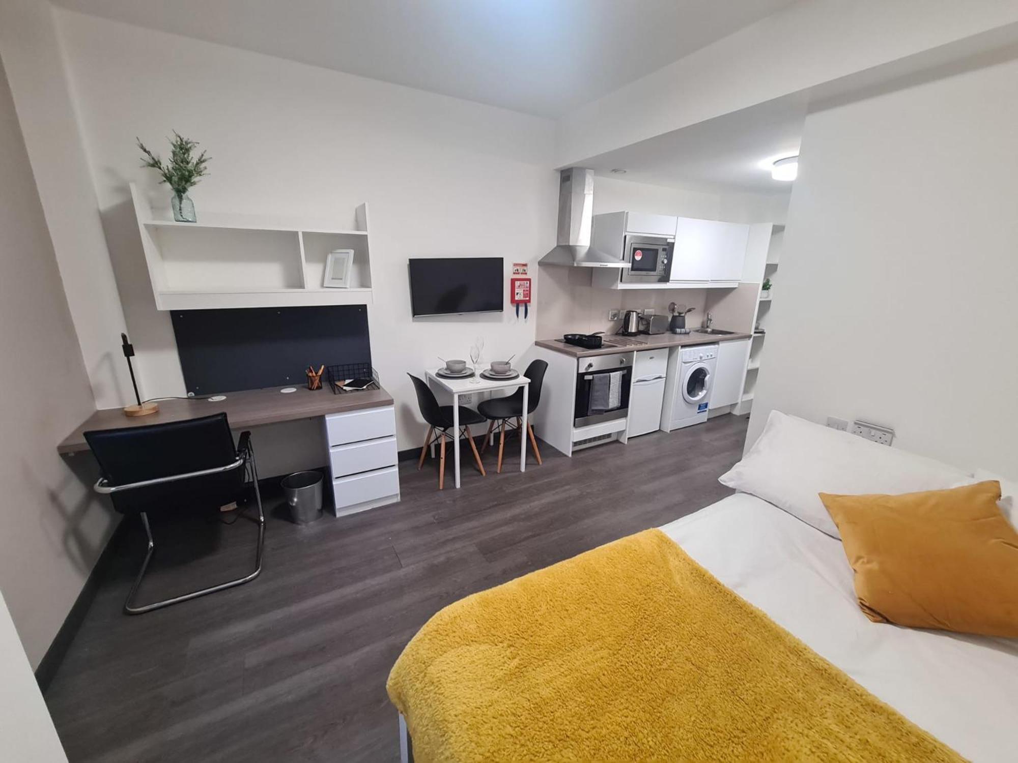 Studios At St James House In Newcastle Apartment *